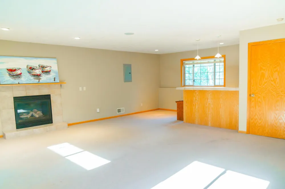 2543 Cypress Street Maplewood, MN 55109