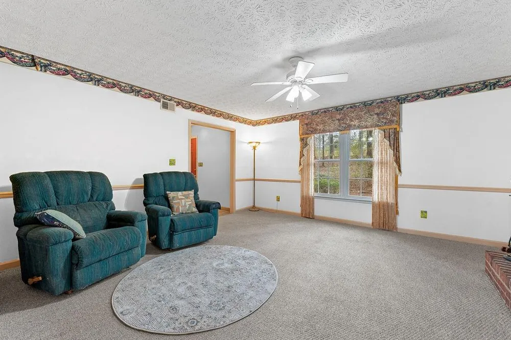 120 Chateau Circle Fayetteville, GA 30215