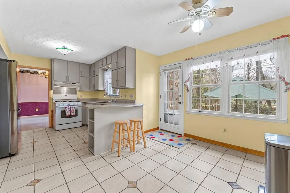 120 Chateau Circle Fayetteville, GA 30215
