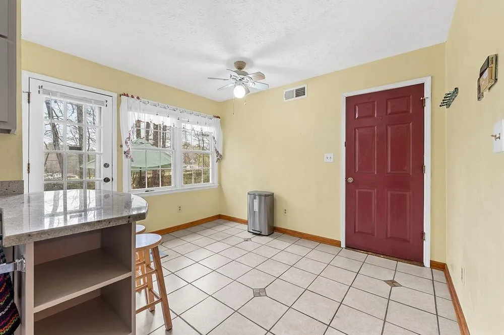 120 Chateau Circle Fayetteville, GA 30215