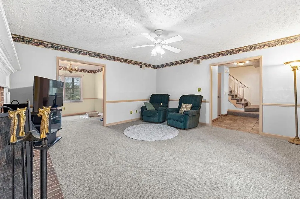 120 Chateau Circle Fayetteville, GA 30215