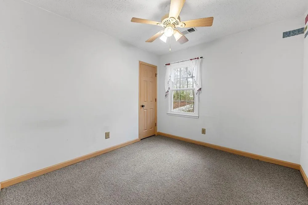 120 Chateau Circle Fayetteville, GA 30215