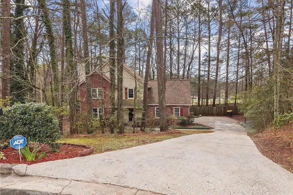120 Chateau Circle Fayetteville, GA 30215