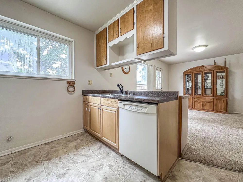 32339 Chalfonte Drive Warren, MI 48092