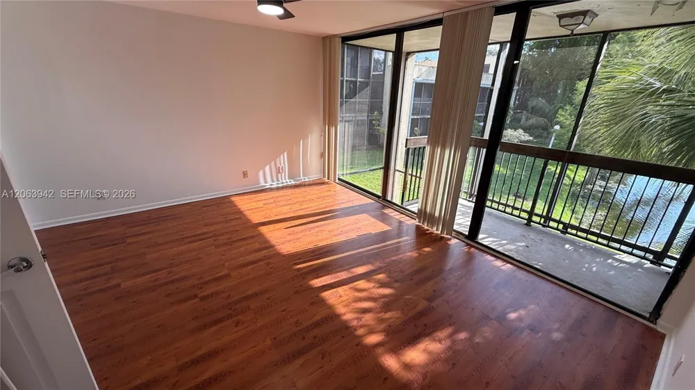 2961 SW 87th Ave #301 Davie, FL 33328