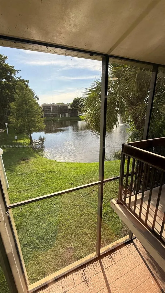 2961 SW 87th Ave #301 Davie, FL 33328