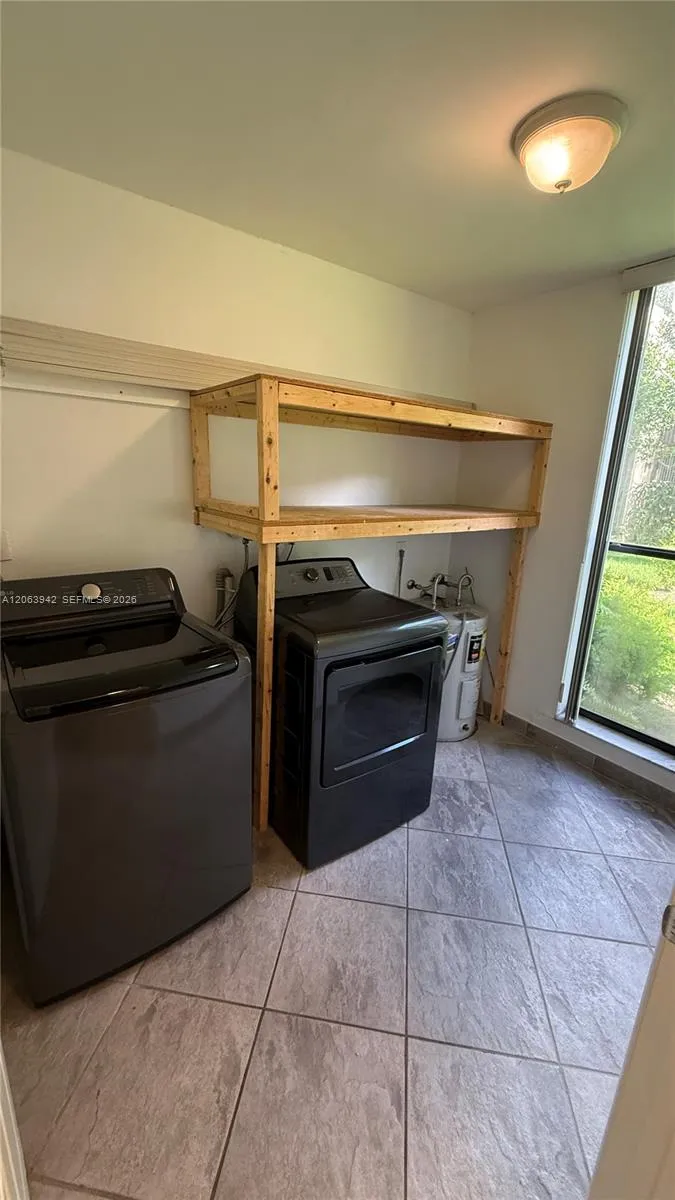 2961 SW 87th Ave #301 Davie, FL 33328