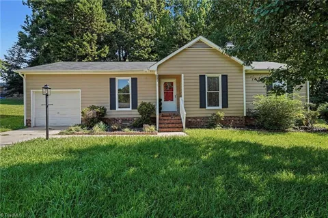 627 Woodland Circle