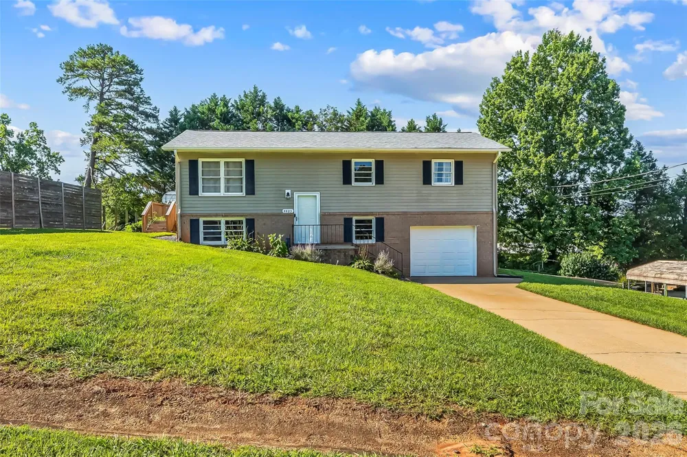 4405 Landing Court Hickory, NC 28602