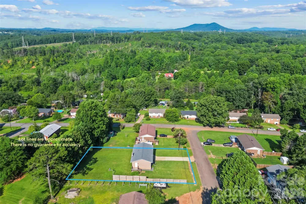 4405 Landing Court Hickory, NC 28602