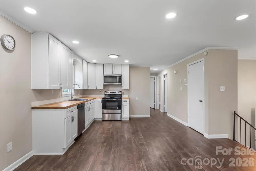4405 Landing Court Hickory, NC 28602