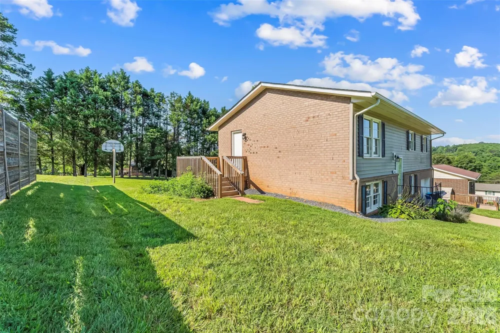 4405 Landing Court Hickory, NC 28602