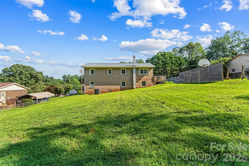 4405 Landing Court Hickory, NC 28602