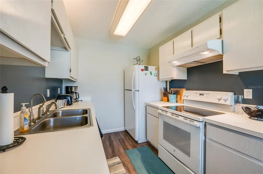 840 CENTER AVENUE #100 Holly Hill, FL 32117