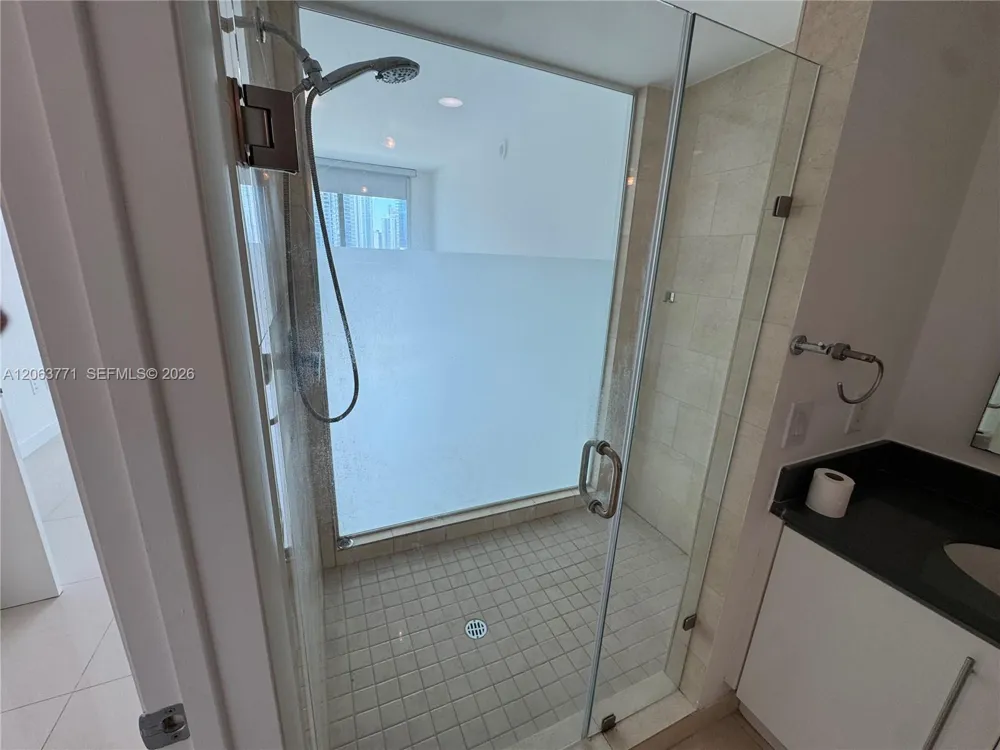 90 SW 3rd St #2314 Miami, FL 33130