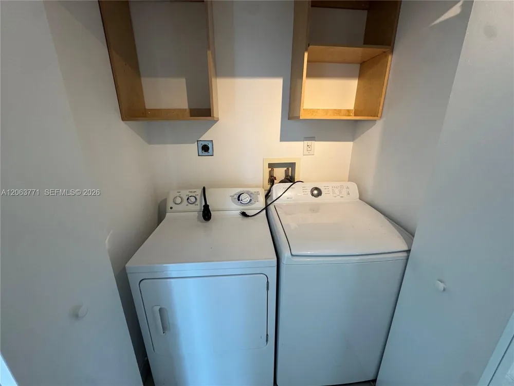 90 SW 3rd St #2314 Miami, FL 33130