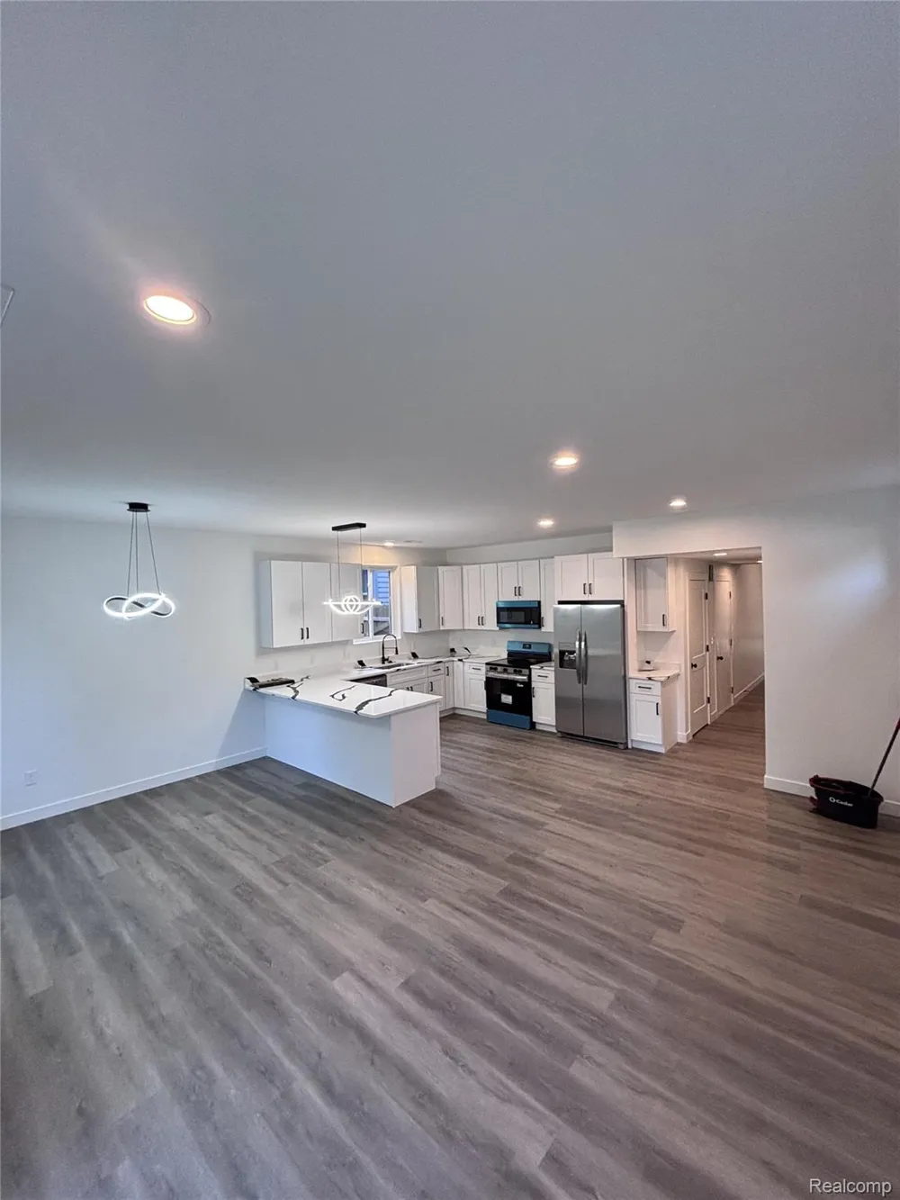 375 W Hayes Avenue Hazel Park City, MI 48030