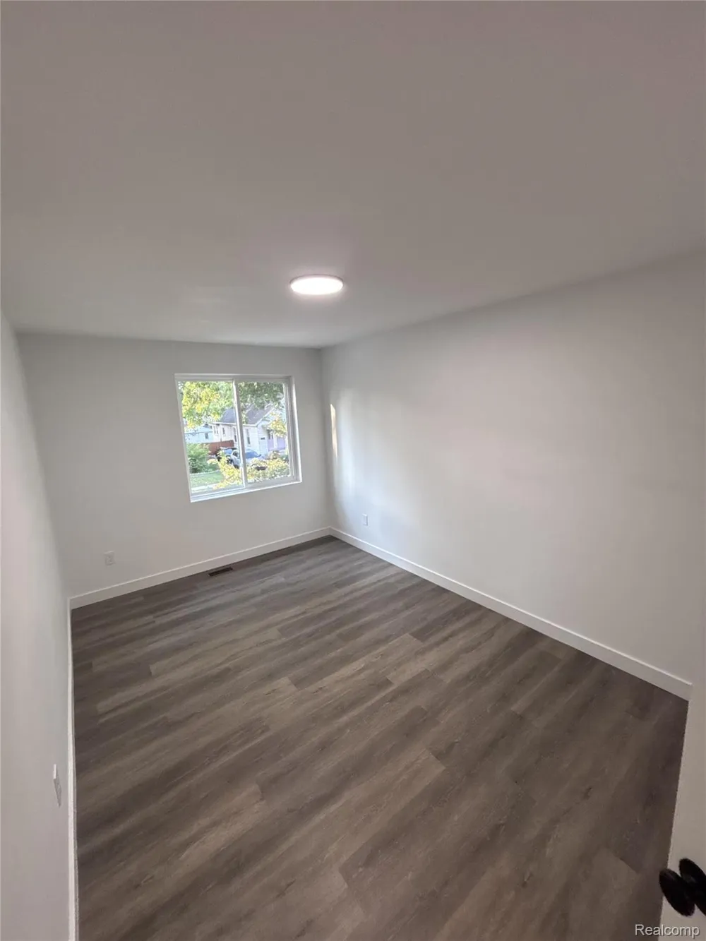 375 W Hayes Avenue Hazel Park City, MI 48030
