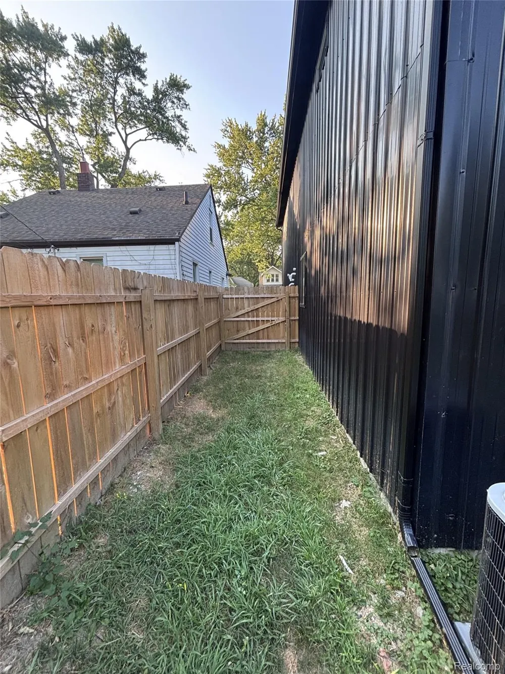 375 W Hayes Avenue Hazel Park City, MI 48030