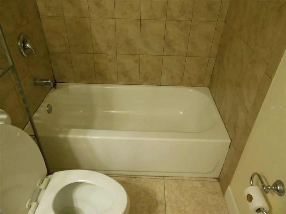 213 BUTTONWOOD AVENUE Winter Springs, FL 32708