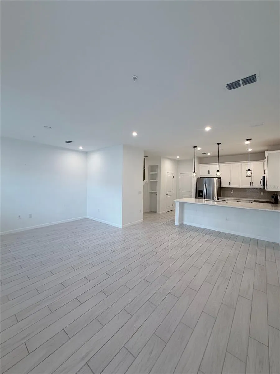 9855 WALKWAY DR Orlando, FL 32832