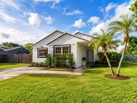 1240 Grandview Circle