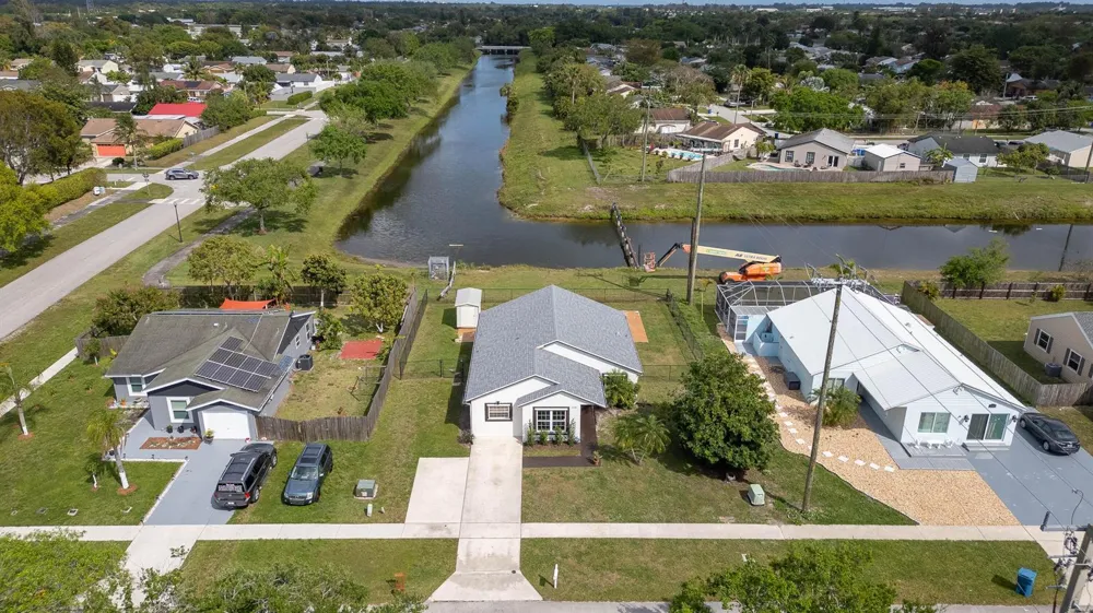 1240 Grandview Circle Royal Palm Beach, FL 33411