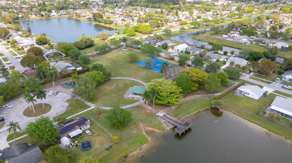 1240 Grandview Circle Royal Palm Beach, FL 33411