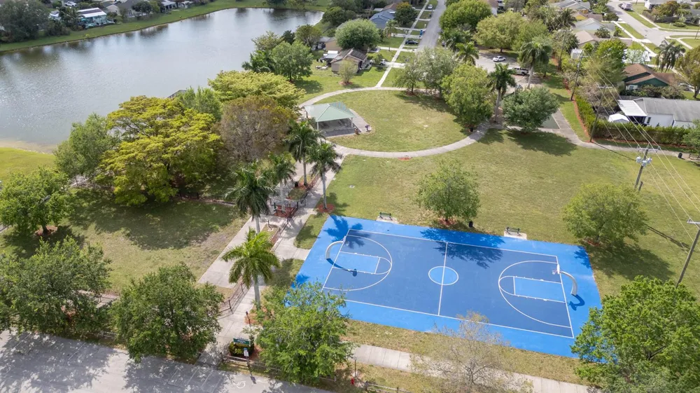 1240 Grandview Circle Royal Palm Beach, FL 33411