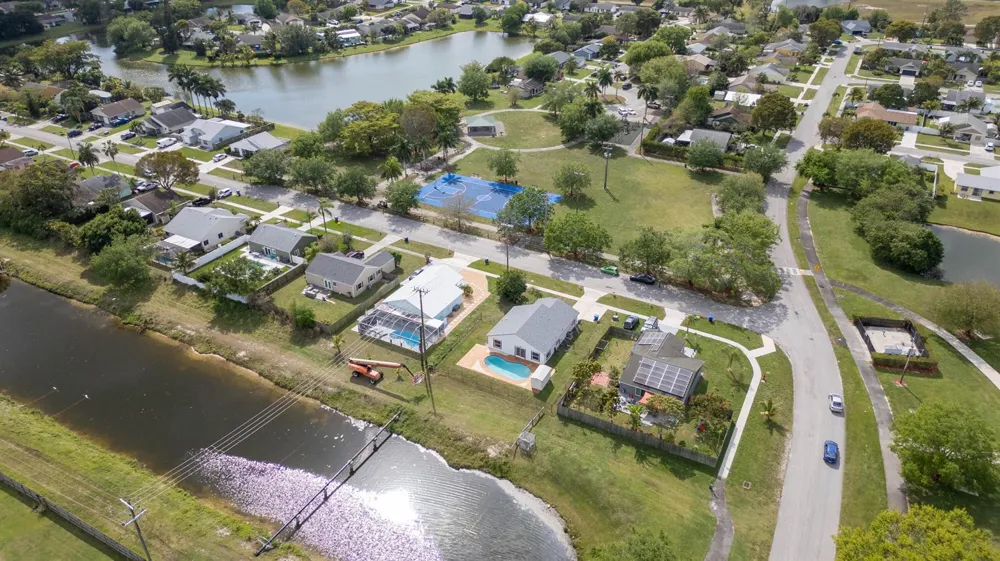 1240 Grandview Circle Royal Palm Beach, FL 33411