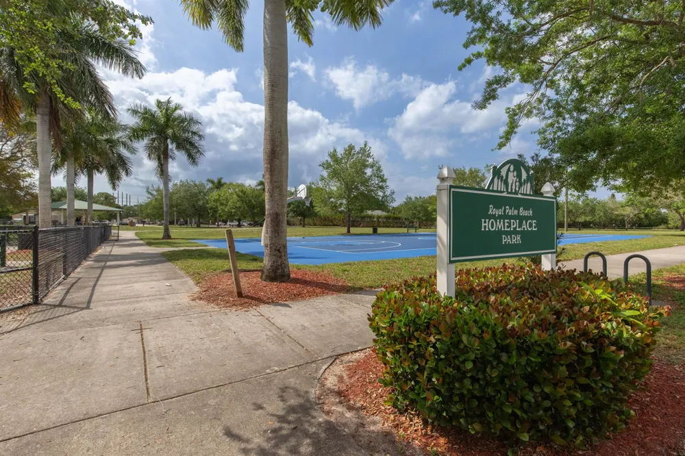 1240 Grandview Circle Royal Palm Beach, FL 33411