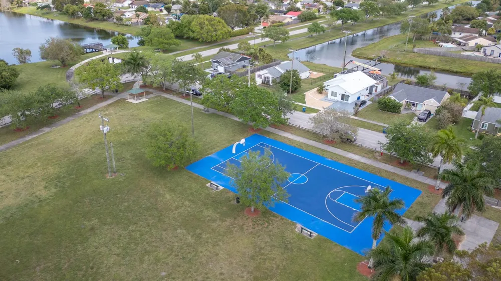 1240 Grandview Circle Royal Palm Beach, FL 33411