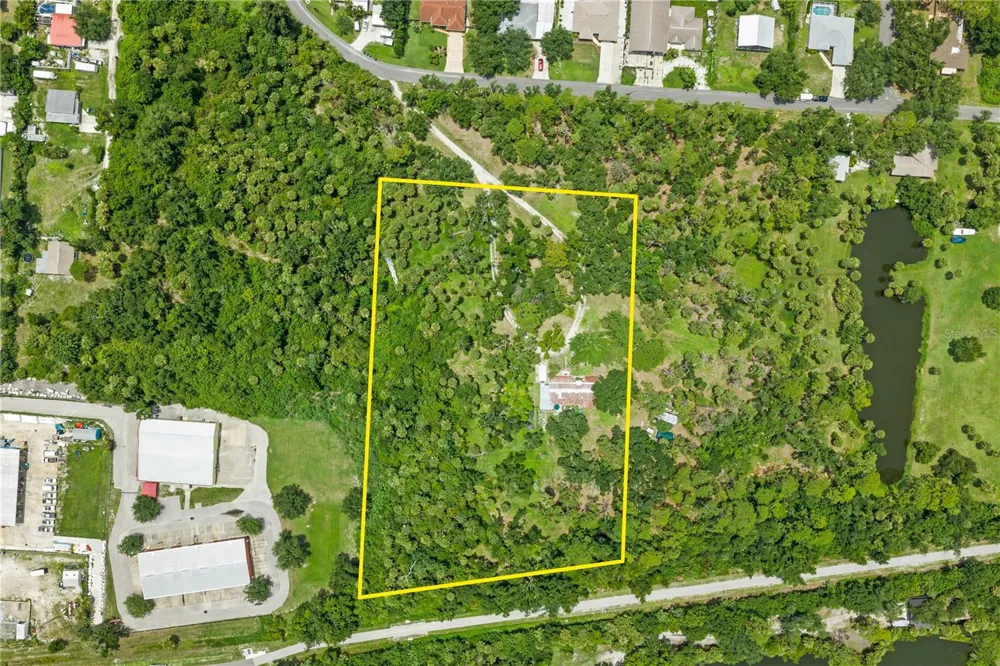 1210 TWIN LAKES AVENUE Nokomis, FL 34275
