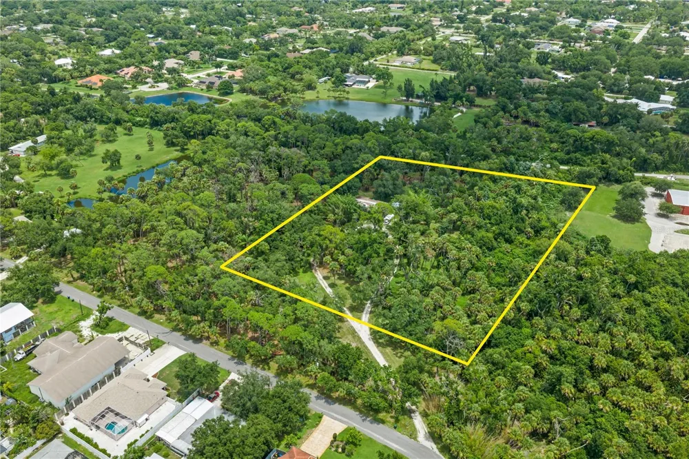 1210 TWIN LAKES AVENUE Nokomis, FL 34275