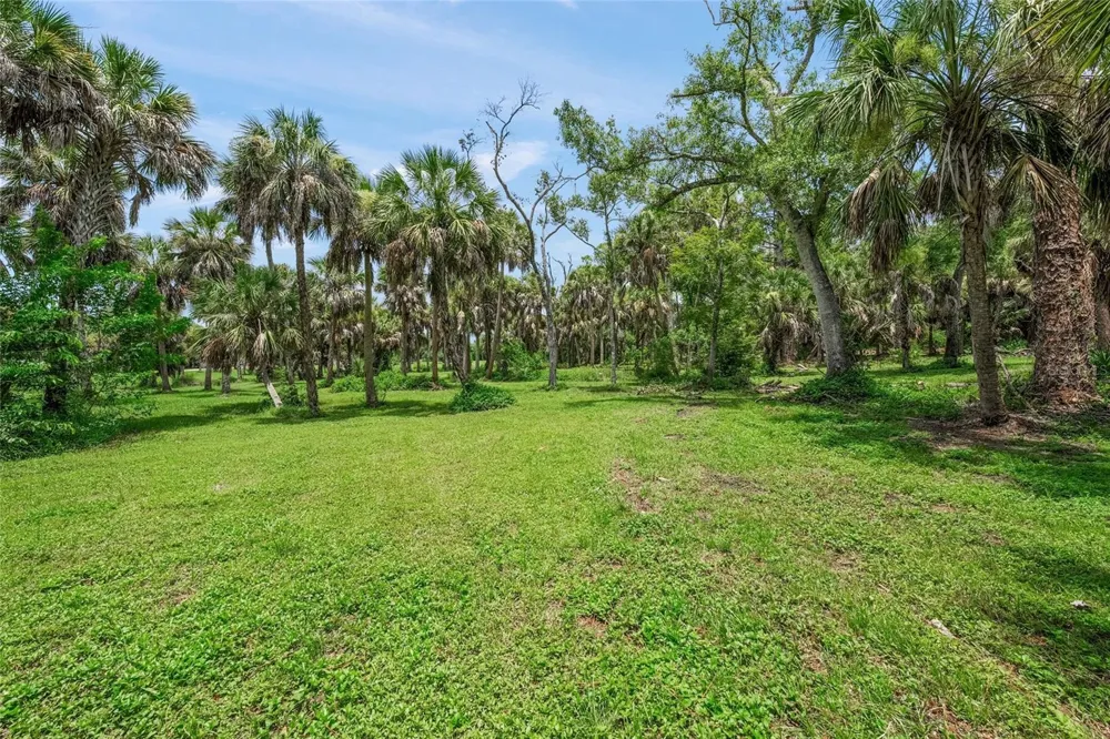 1210 TWIN LAKES AVENUE Nokomis, FL 34275