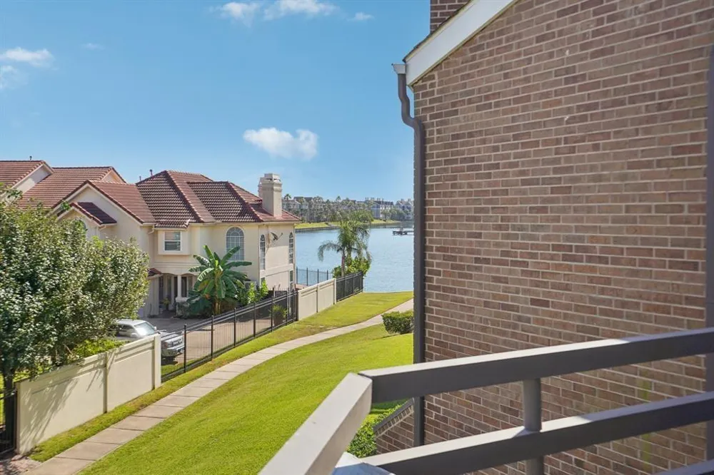 1725 Enterprise Avenue League City, TX 77573
