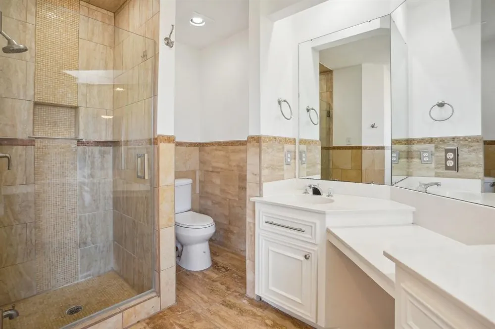 1725 Enterprise Avenue League City, TX 77573
