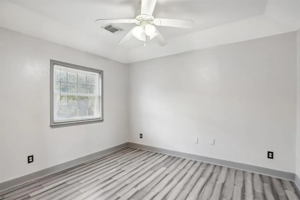 1725 Enterprise Avenue League City, TX 77573