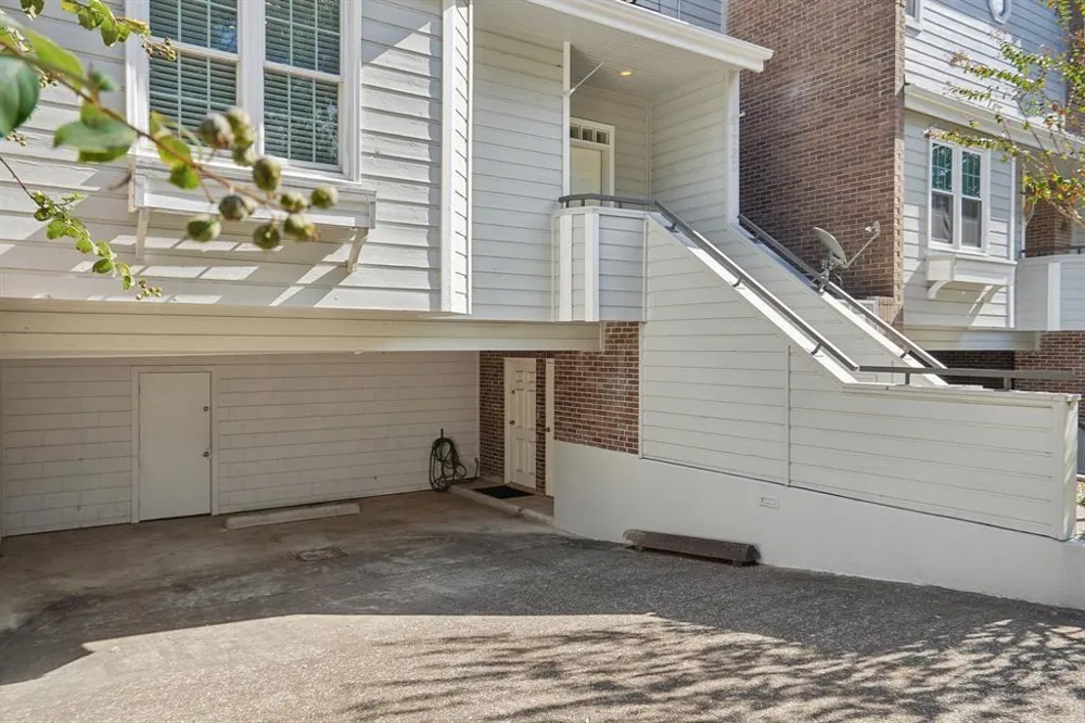 1725 Enterprise Avenue League City, TX 77573