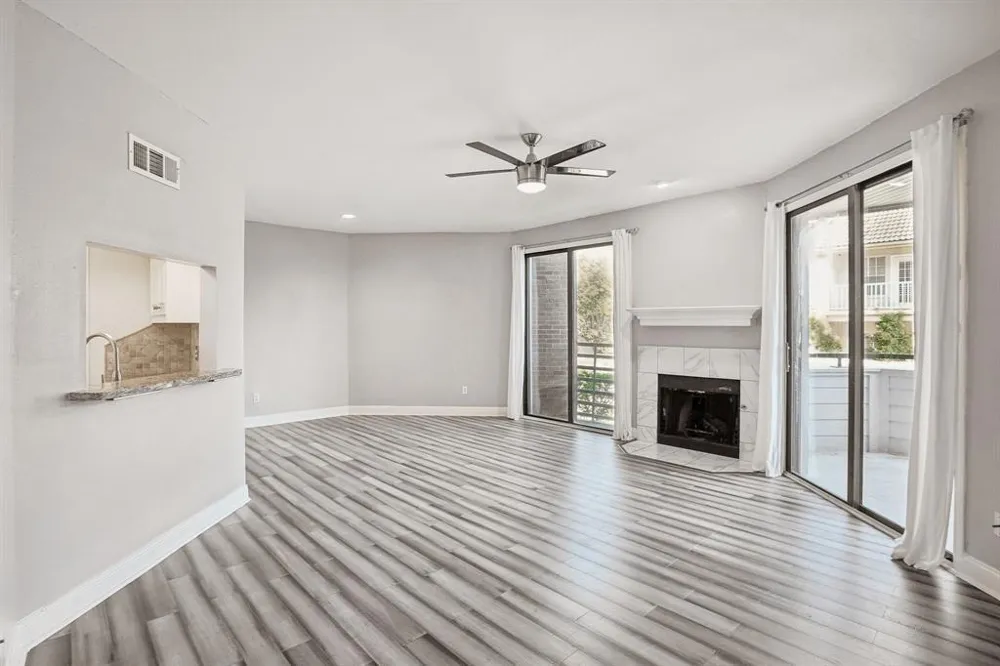 1725 Enterprise Avenue League City, TX 77573