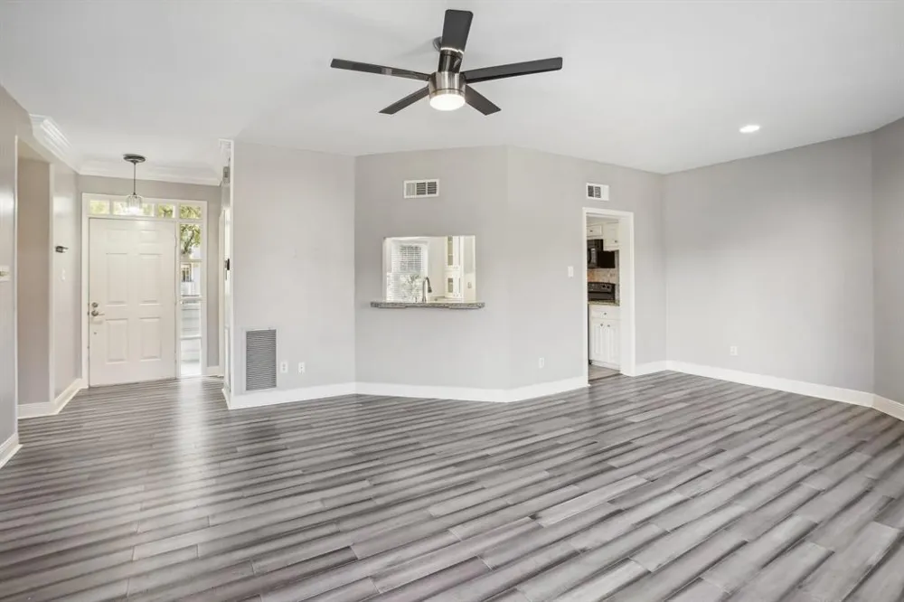 1725 Enterprise Avenue League City, TX 77573