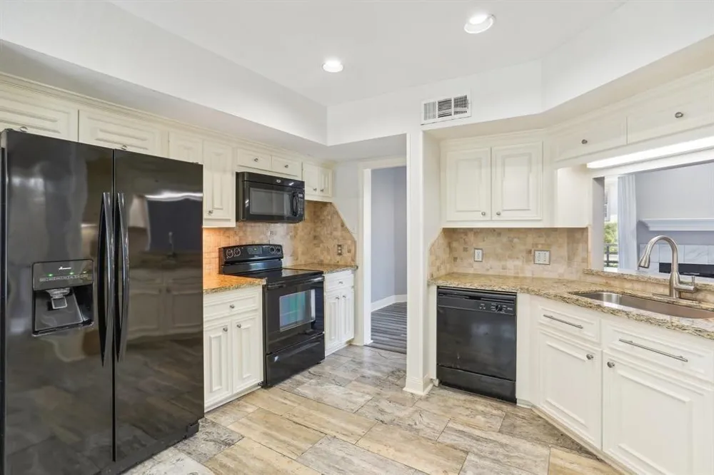 1725 Enterprise Avenue League City, TX 77573