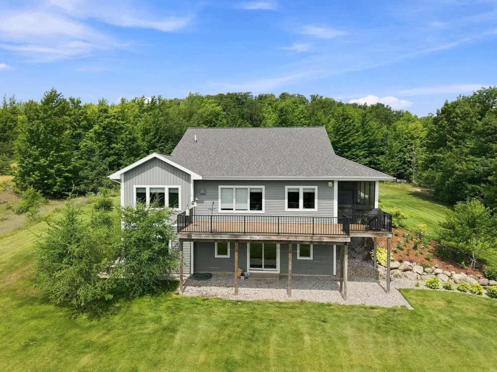 7684 Gerber Drive Leelanau Township, MI 49670