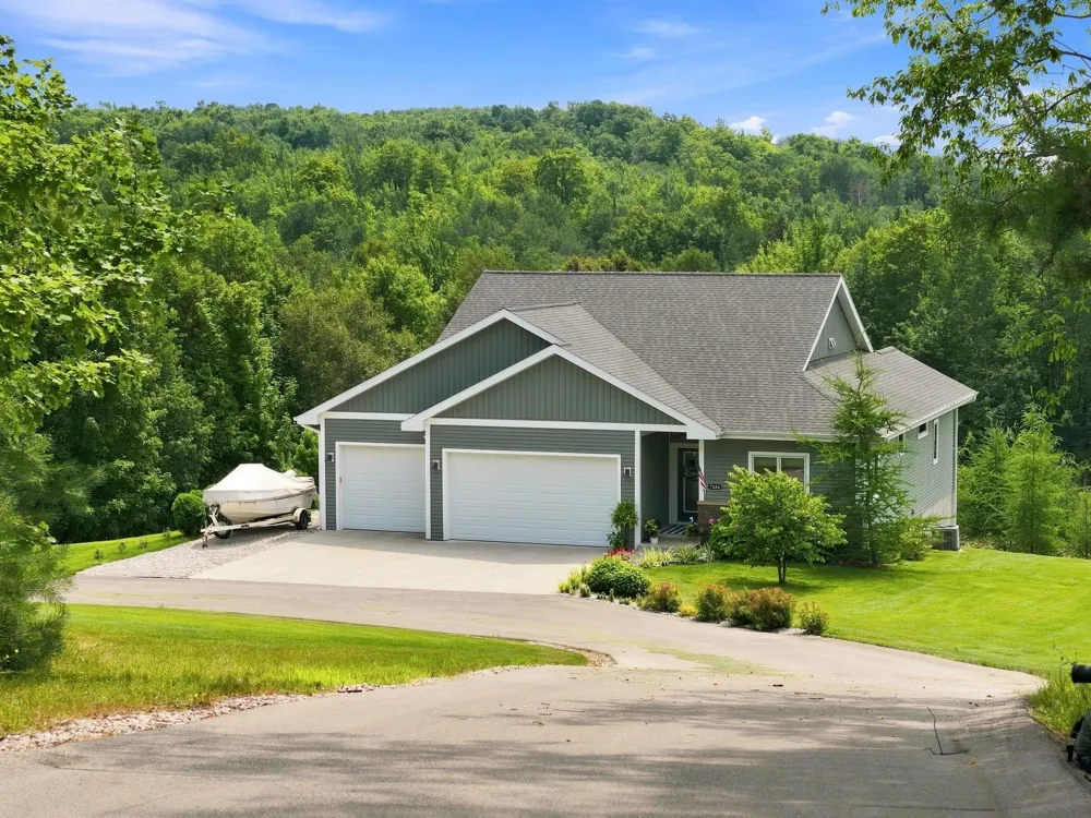 7684 Gerber Drive Leelanau Township, MI 49670