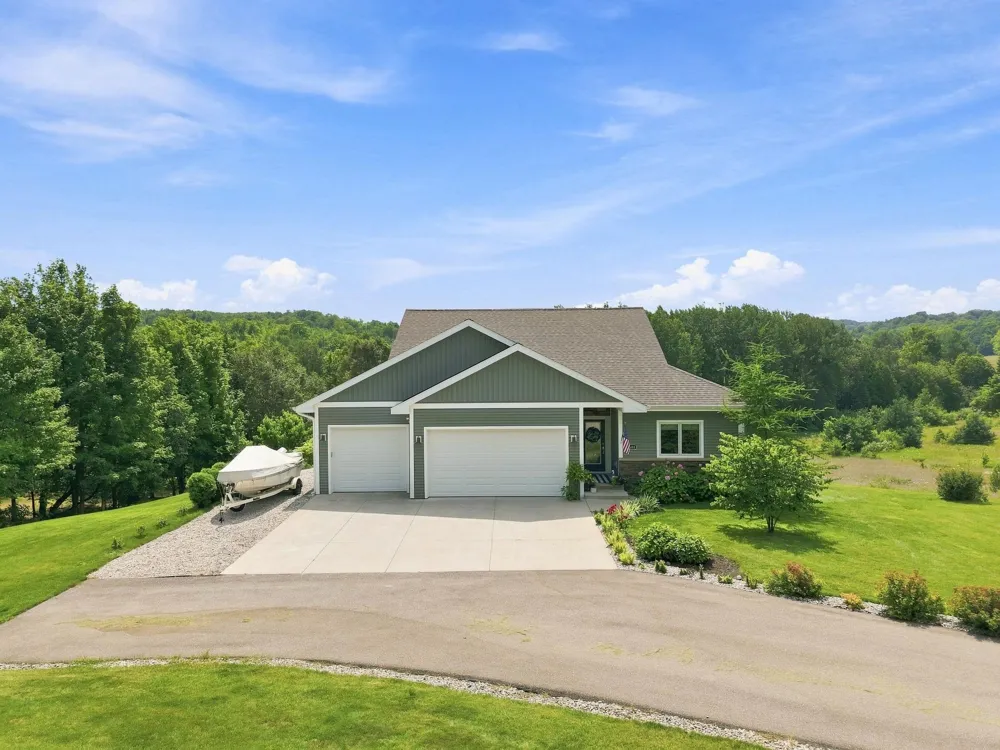 7684 Gerber Drive Leelanau Township, MI 49670
