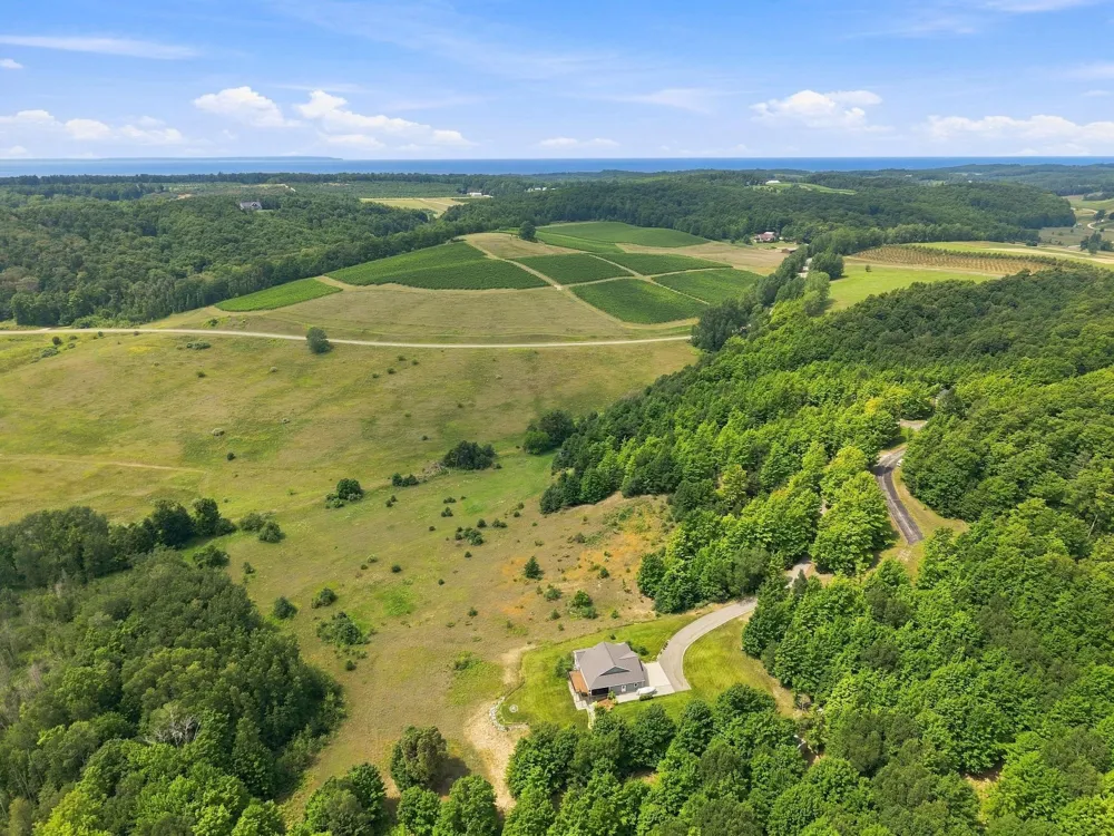 7684 Gerber Drive Leelanau Township, MI 49670