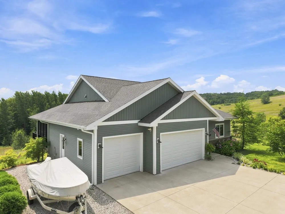 7684 Gerber Drive Leelanau Township, MI 49670
