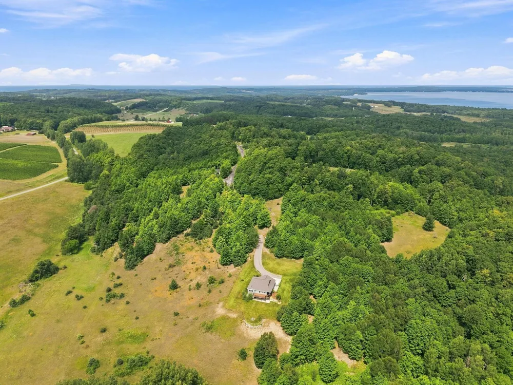7684 Gerber Drive Leelanau Township, MI 49670