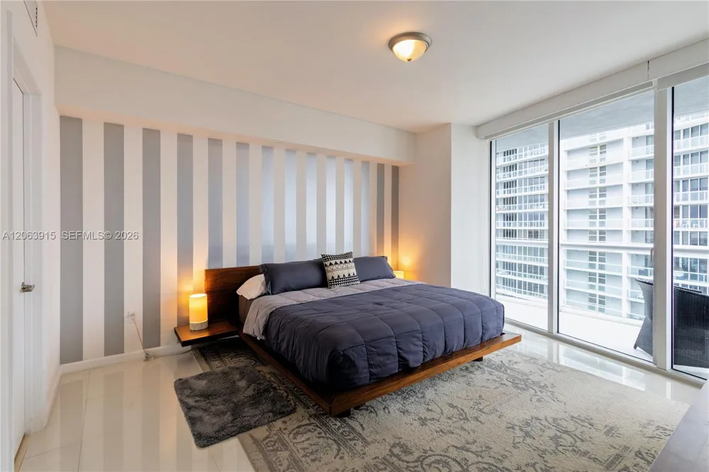 475 Brickell Ave #4511 Miami, FL 33131