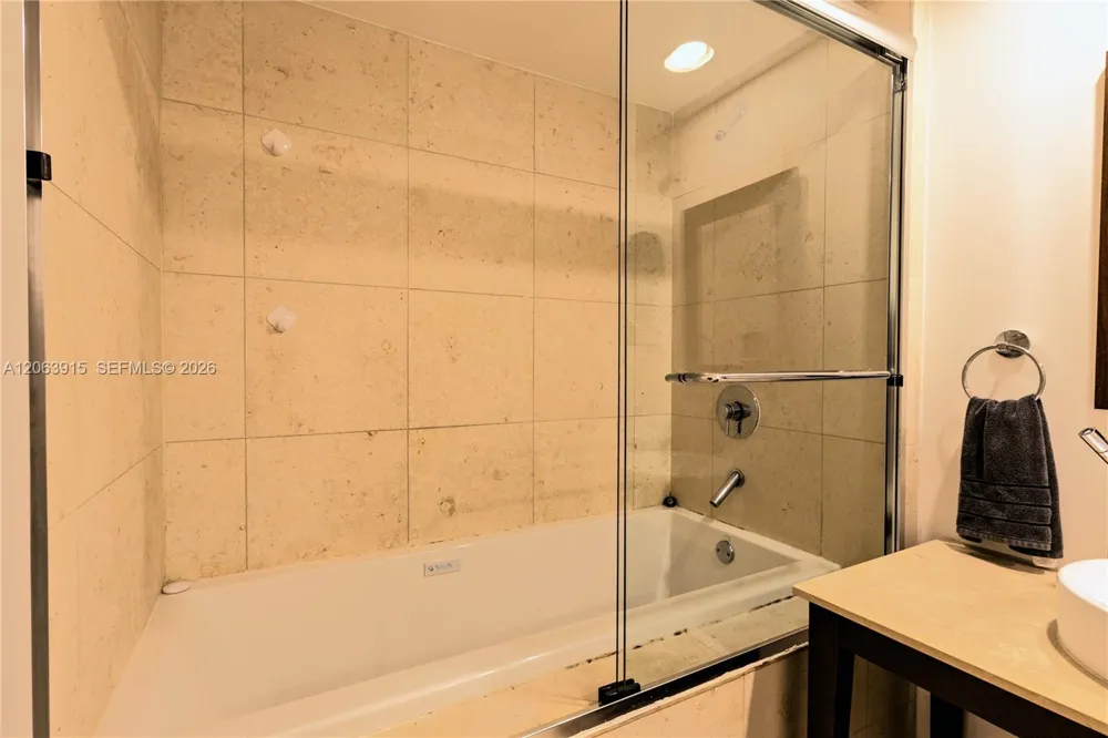 475 Brickell Ave #4511 Miami, FL 33131